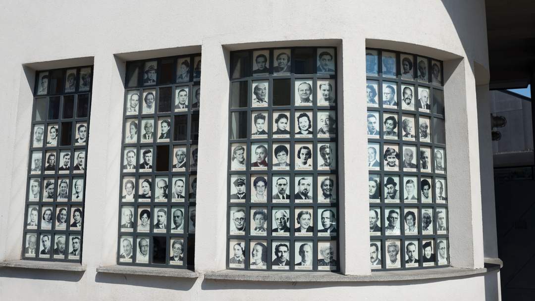  Omvisning på Schindlers fabrikk, Schindlers fabrikk, Krakows historie, bilder av ansatte på fabrikken