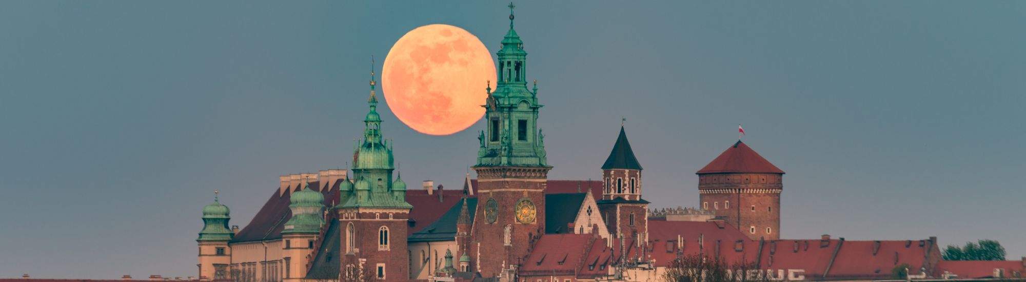 Descubre los Secretos del Castillo de Wawel: Un Viaje Subterráneo