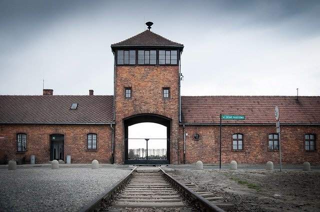 /sites/default/files/featured_images/Auschwitz_birkeanau_death_gate.jpg